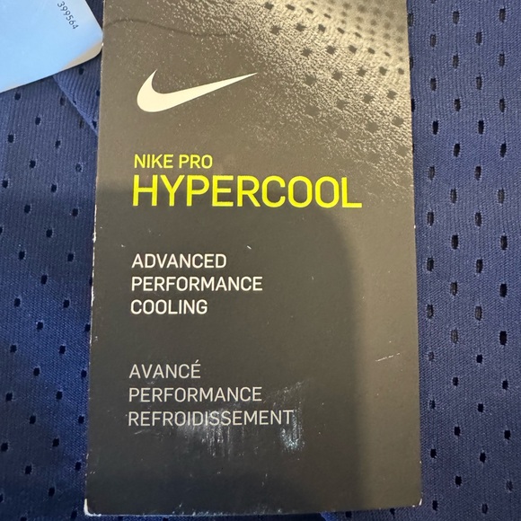 NIKE | WOMEN’S | PERFORMING COOLING | RUNNING TOP | BLACK & BLUE | NWT | MEDIUM - Picture 7 of 8